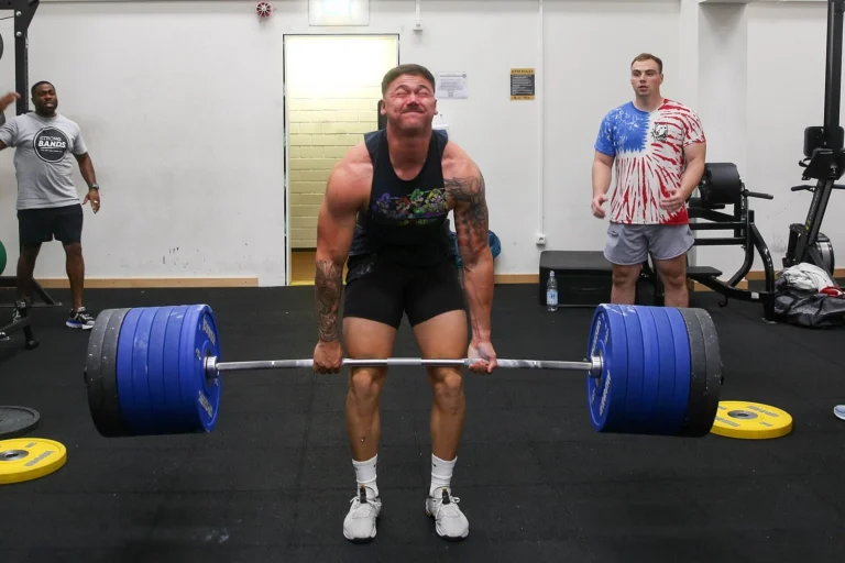 Are Squat Shoes Allowed in Powerlifting? (IPF Rules Explained)